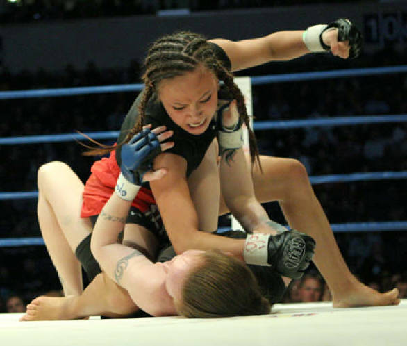 Girls fighting